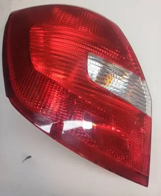 Skoda Fabia Mk2 (5J) Rear/tail lights 16945095A 5J6945095 5J6945111