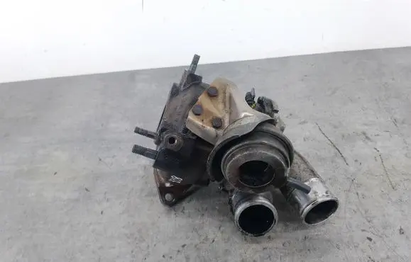 Toyota Avensis T250 Turbo 172010G010