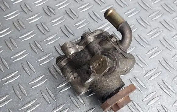 Volkswagen Golf IV Power steering pump