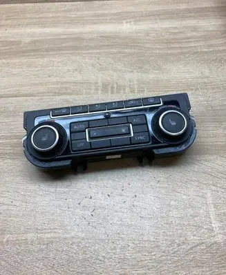 Volkswagen Golf VI Climate control unit 5K0907044GK 5HB009746