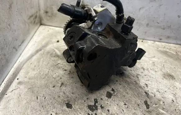 Chrysler 300 - 300C Fuel injection high pressure pump A6420700201
