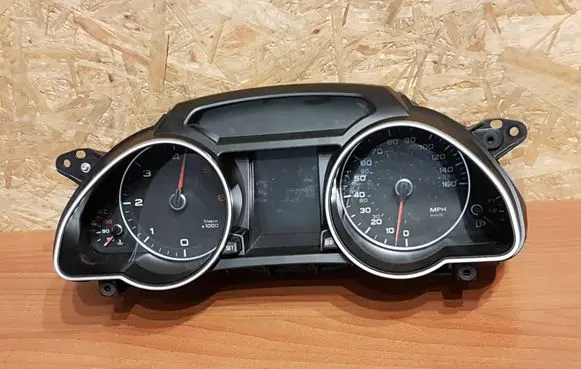 Audi A5 8T 8F Speedometer (instrument cluster) 8T0920983M 1055