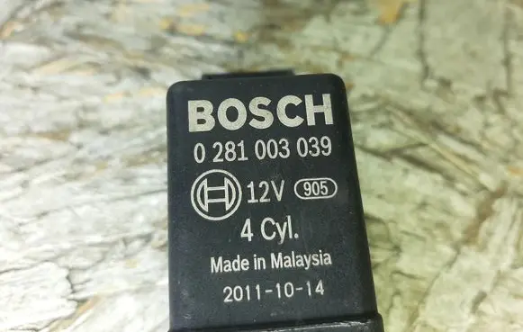Peugeot Boxer Glow plug pre-heat relay 0281003039