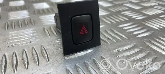 Volvo V70 Hazard light switch 9123685
