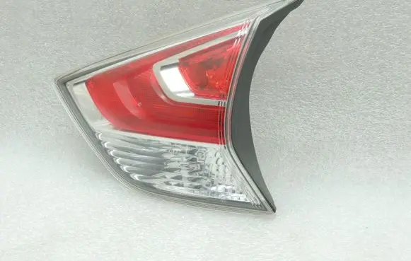 Nissan X-Trail T32 Tailgate rear/tail lights 265544CA1B