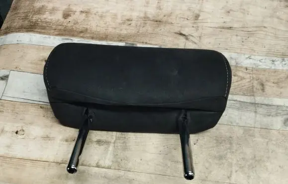 Lexus IS 220D-250-350 Rear seat headrest 