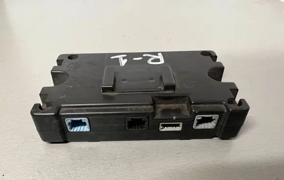 Renault Clio III GPS navigation control unit/module 280240001R S180072001C