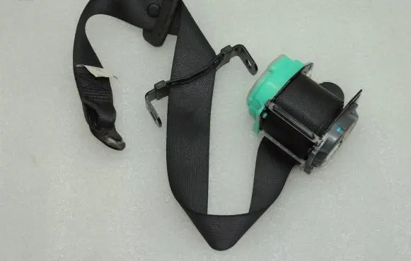 Middle seatbelt (rear)
