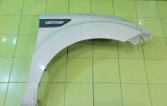 KIA Soul Fender PRZOD PRAWY