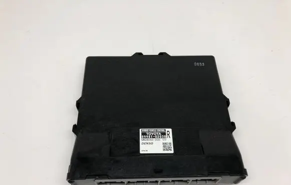 Toyota Auris E180 Engine control unit/module 8998102030 MB2850003430