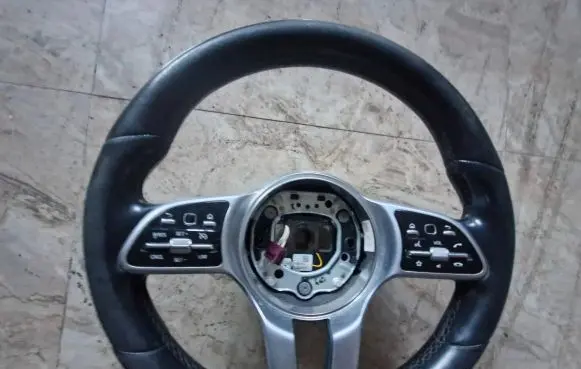 Mercedes-Benz E W213 Steering wheel 6407561