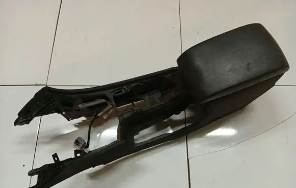 Ford Mondeo Mk III Armrest 7S71A045A20