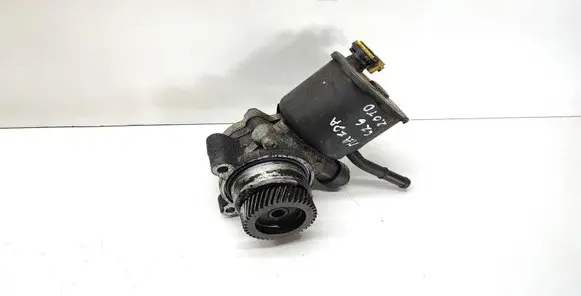 Mazda 626 Power steering pump 07267110