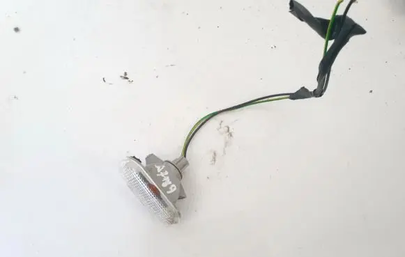 Nissan Qashqai Front fender indicator light 26160ax00A