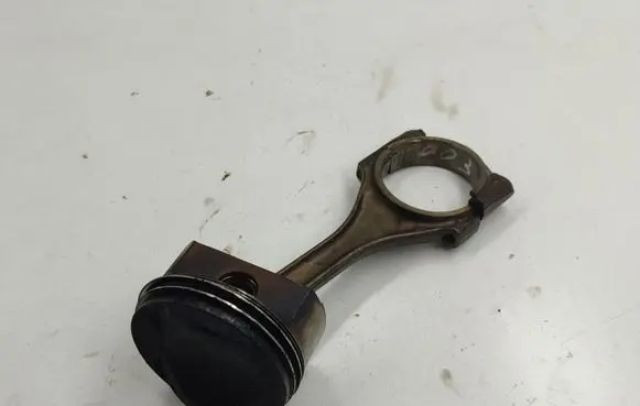 Audi A6 S6 C6 4F Piston with connecting rod