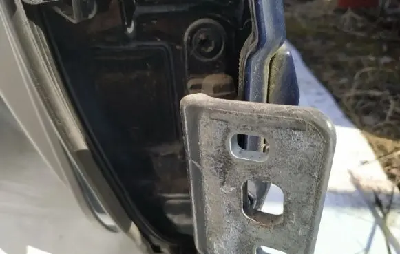 Mercedes-Benz E W211 Rear door lower hinge