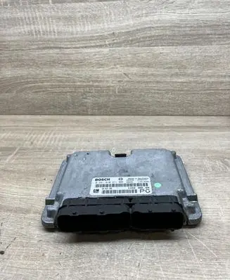 Opel Vectra B Engine control unit/module 24417196 0281010271