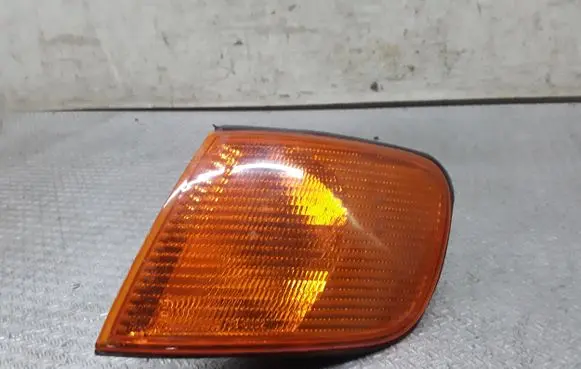 Audi 100 S4 C4 Front indicator light 185002B