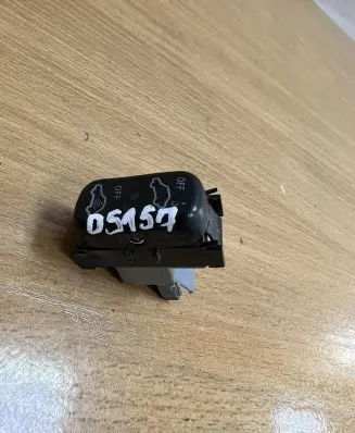 Mercedes-Benz CLK A208 C208 Other switches/knobs/shifts 2108201710 D5157