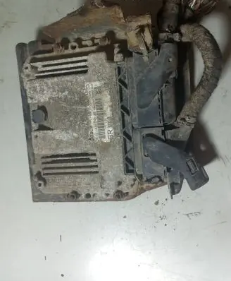 Opel Zafira B Engine control unit/module 55198922 1039S11633 0281012549