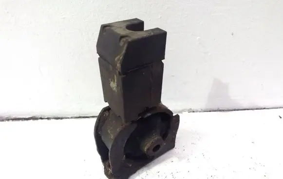 Toyota Corolla E120 E130 Engine mount bracket
