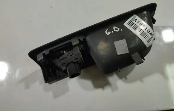 Volvo V50 Front door window switch trim 8679477