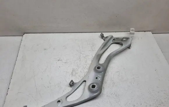 BMW 2 F46 Fender mounting bracket 7297199