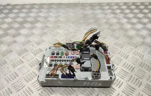 Jaguar XF X250 Fuse module 9X2314D628AC 9X2314D645AA