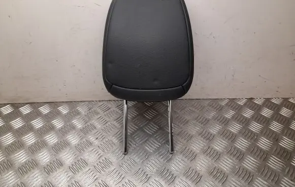 Nissan Leaf II (ZE1) Rear seat headrest 586