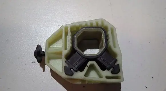 Volkswagen Golf V Radiator mount bracket 1K0121367G