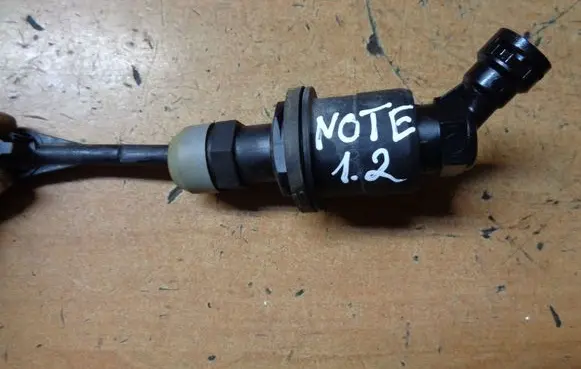 Nissan Note (E12) Clutch master cylinder