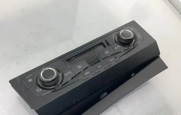 Audi A5 8T 8F Climate control unit 8T2820043S A2C53307437