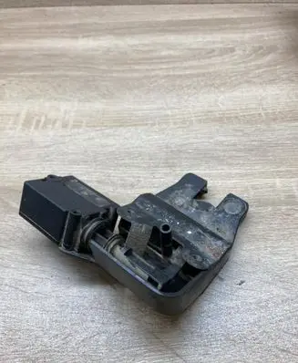 BMW 7 E65 E66 Tailgate/trunk/boot lock/catch/latch 7014870