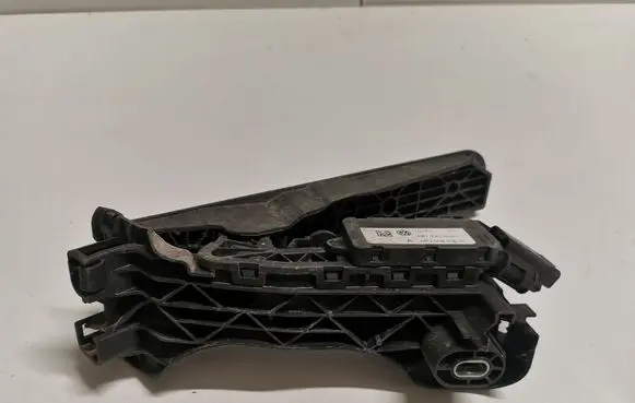 Volkswagen PASSAT B6 Accelerator throttle pedal 1K1721503L