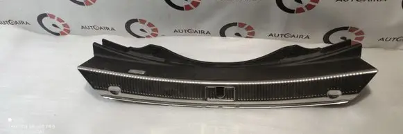 Trunk/boot sill cover protection