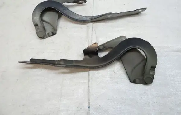 Peugeot 308 Engine bonnet/hood hinges 9677784900