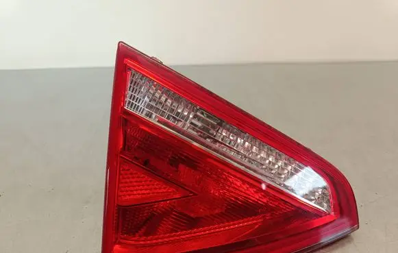 Audi A5 Sportback 8TA Tailgate rear/tail lights AU484 8T0945093