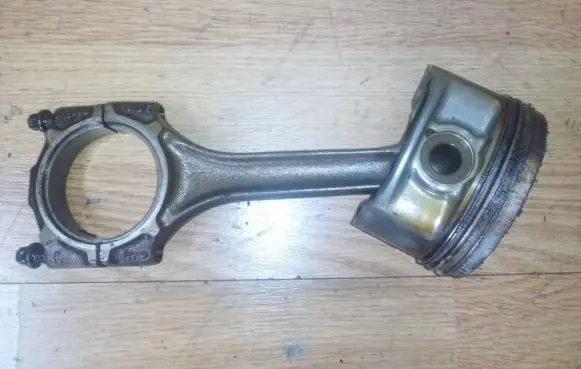 Audi A6 S6 C4 4A Piston with connecting rod bhs078