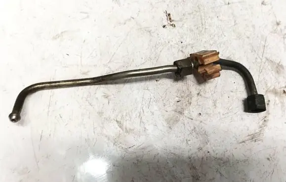 Volvo V70 Fuel line pipe