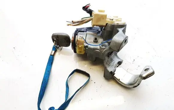 Toyota Avensis T270 Ignition lock 450200203 45020-0203