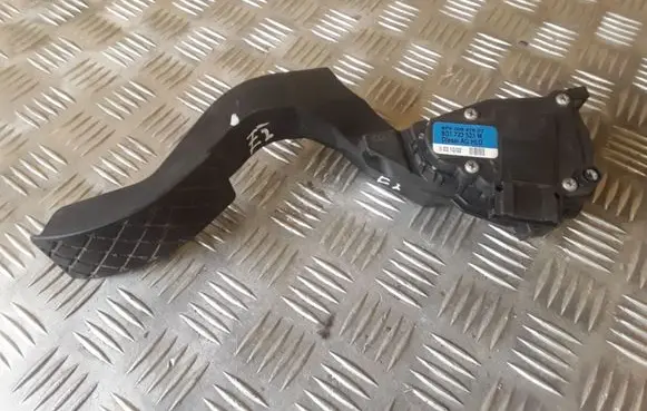 Audi A6 S6 C5 4B Accelerator throttle pedal 6PV00837602 8D1723523M