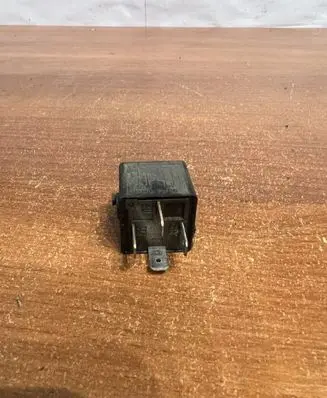 Mercedes-Benz A W169 Other relay A0025421319 D2650