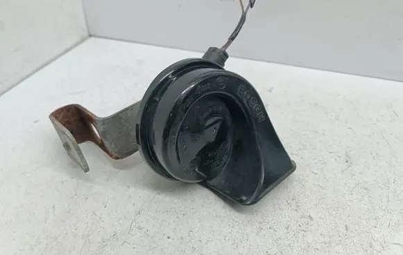 BMW 1 E81 E87 Horn signal 61336924681 6924681