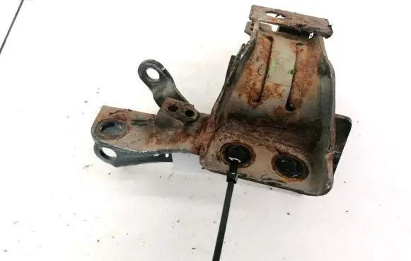 Toyota Avensis T250 Engine mount bracket