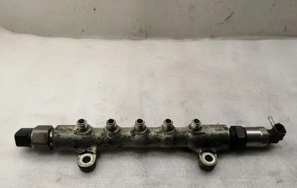 Toyota Corolla Verso AR10 Fuel main line pipe 238100R020 02H06039