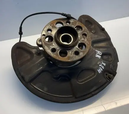 Mercedes-Benz GLK (X204) Front wheel hub A2043322901 2043322901