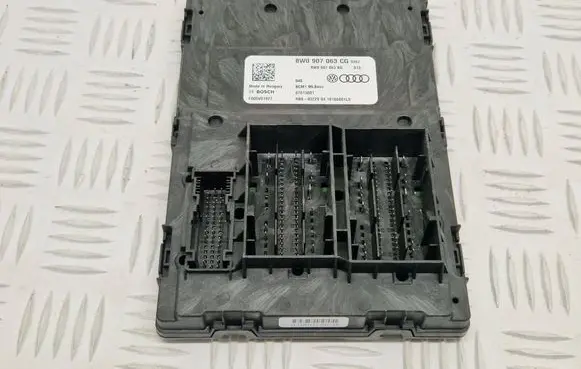 Audi A4 Allroad B9 Comfort/convenience module 8W0907063CG 8W0907063BG F005V01927