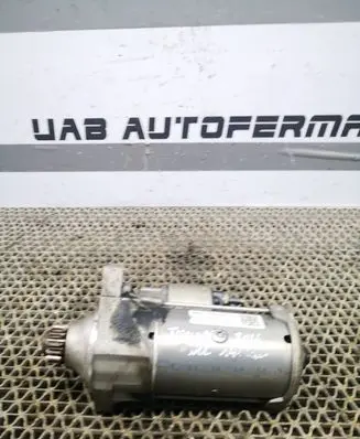 Volkswagen Tiguan Starter motor 02E911022C