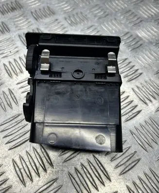 Ford Focus C-MAX Dashboard side air vent grill/cover trim 3M51R018B09
