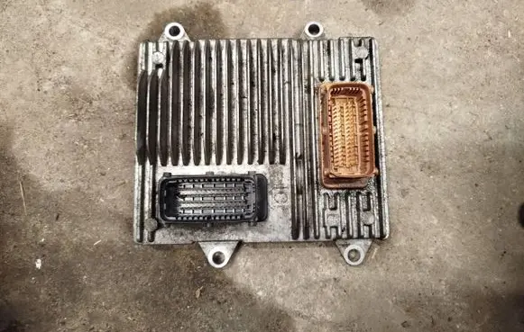 Suzuki Forenza Engine control unit/module ECU 96436781